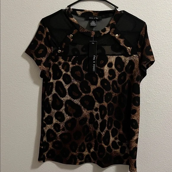 NWT Cute womens top size L chettah print​ - Picture 2 of 7